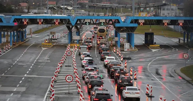 Više od 3.000 putnika vraćeno s hrvatske granice zbog prekoračenja boravka