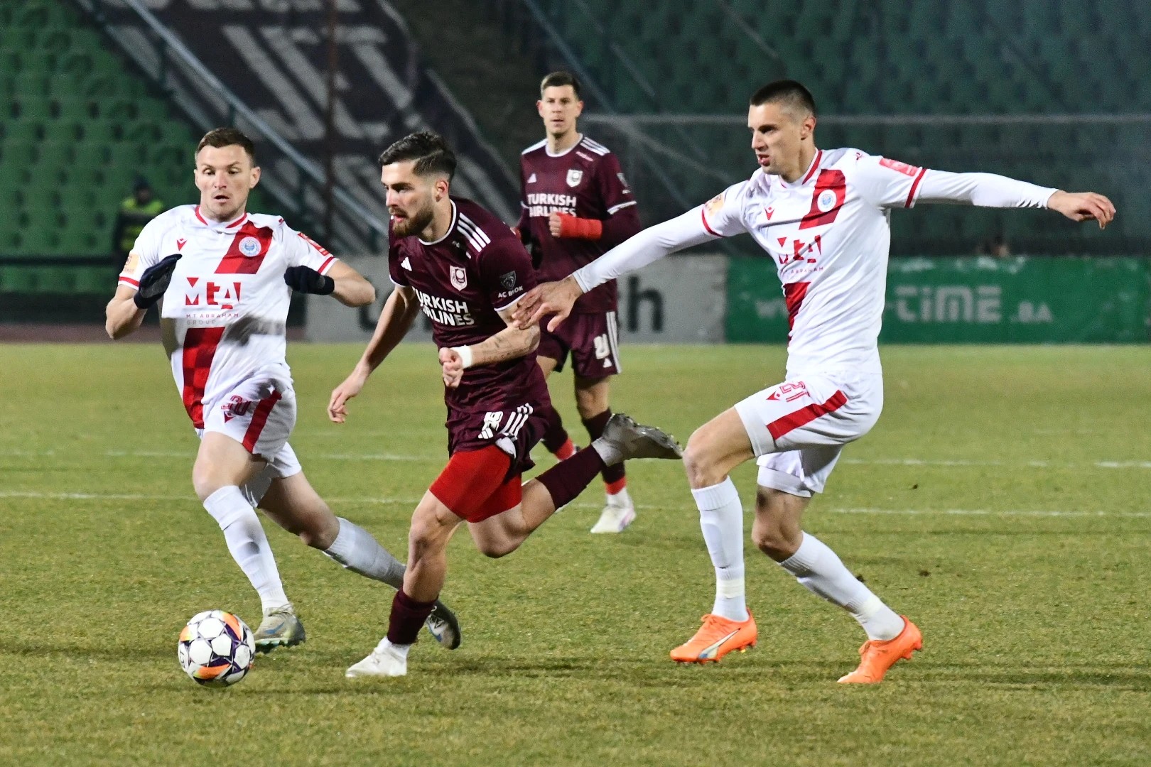 Nastavak 28. kola WWin Lige BiH donosi mečeve Sarajeva i Zrinjskog te Željezničara i Radnika