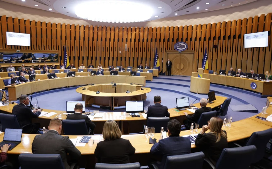 Održana 24. hitna sjednica Doma naroda: Raspravljalo se o plaćama državnih službenika