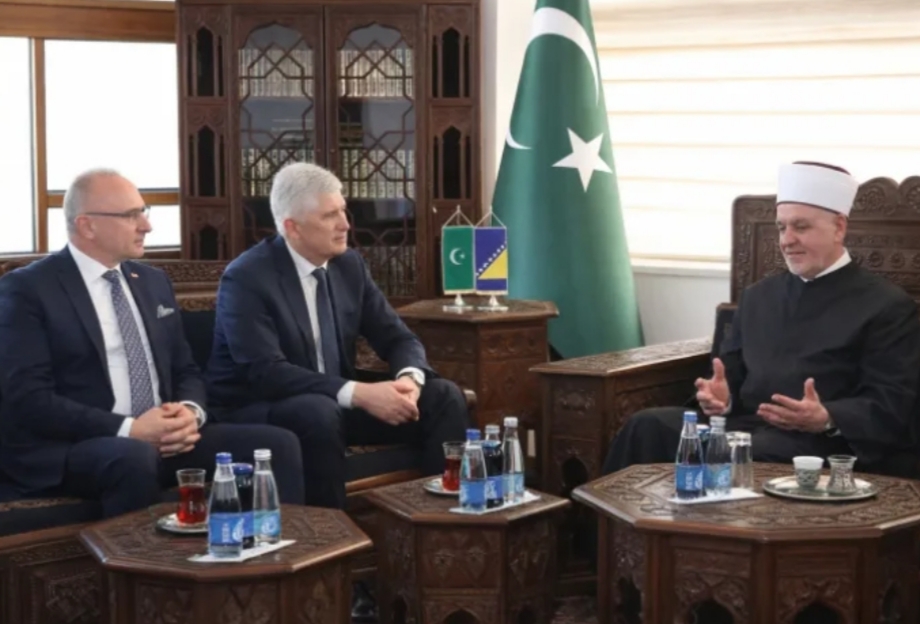 Simbolika susreta kod reisa: Promjena političkih odnosa ili diplomatski gest?