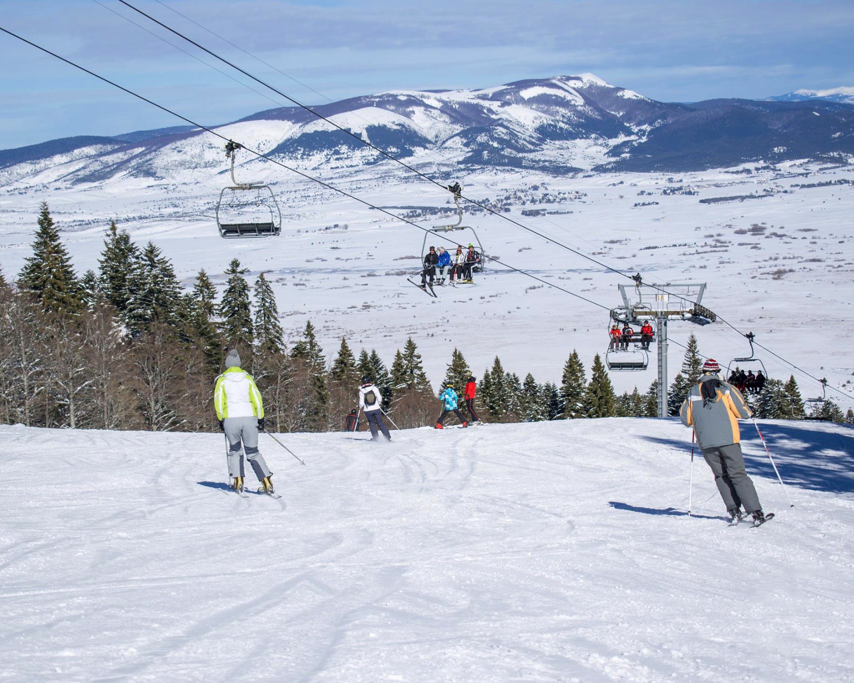 Na Kupresu svi smještajni kapaciteti popunjeni, skijaška sezona u procvatu