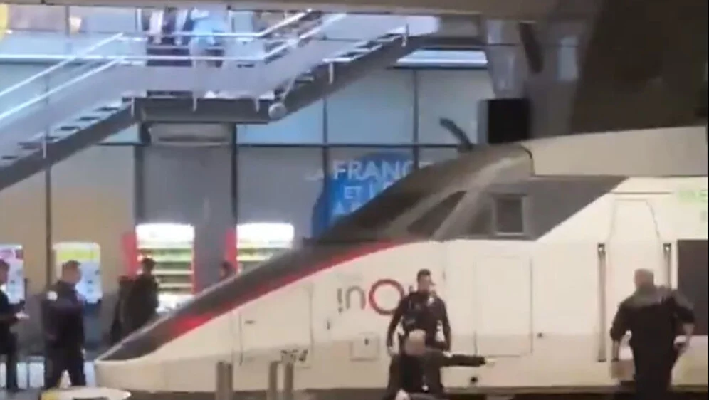 Užas u Parizu, čovjek prijetio da će ubiti ženu i dijete, policija ga upucala