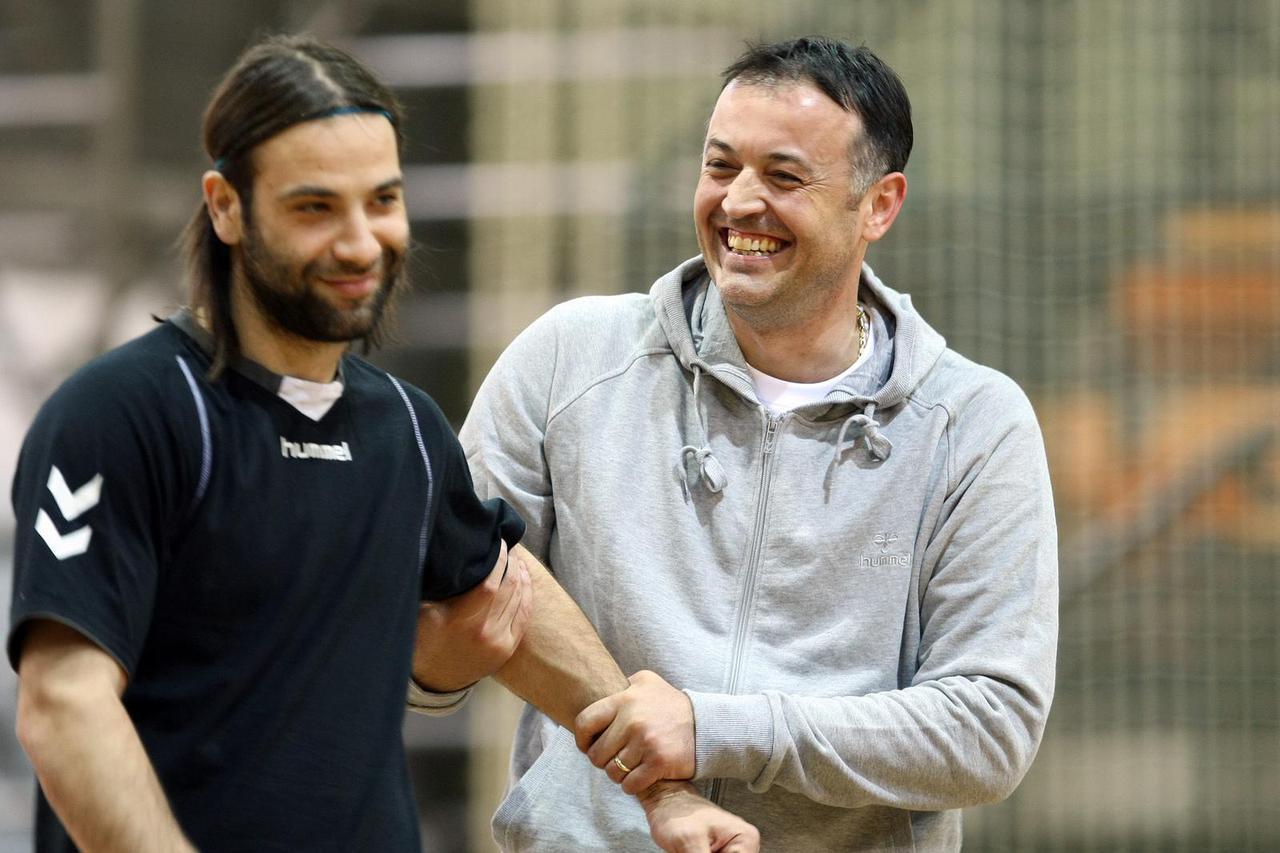 Hrvatskoj rukometnoj legendi pozlilo na utakmici, prevezen je u bolnicu