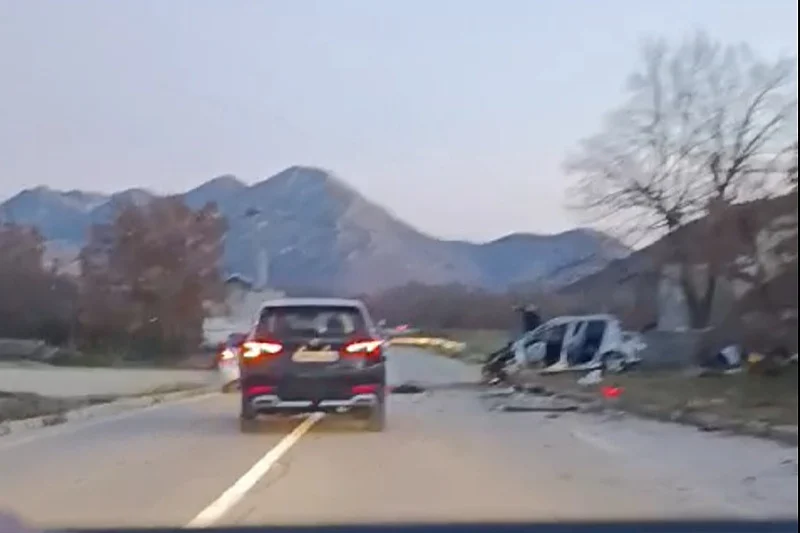 U stravičnoj nesreći kod Trebinja smrtno stradao maloljetnik