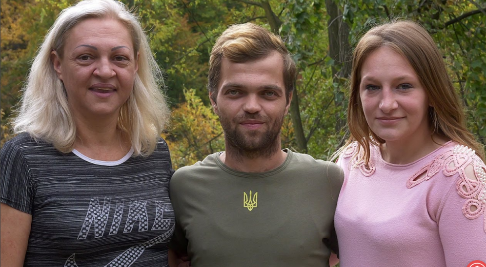 Dvije žene, troje djece i jedan Elmedin- obiteljska “bajka”