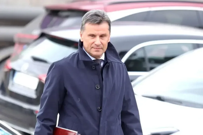 Novalić već ima pravo na vikende, a uskoro stječe pravo na uvjetnu