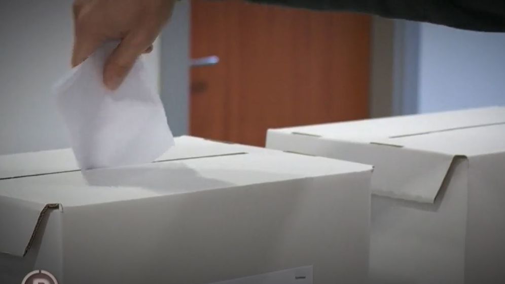 Ponavljanje izbora u RS: 100 000 glasačkih listića ide na doradu