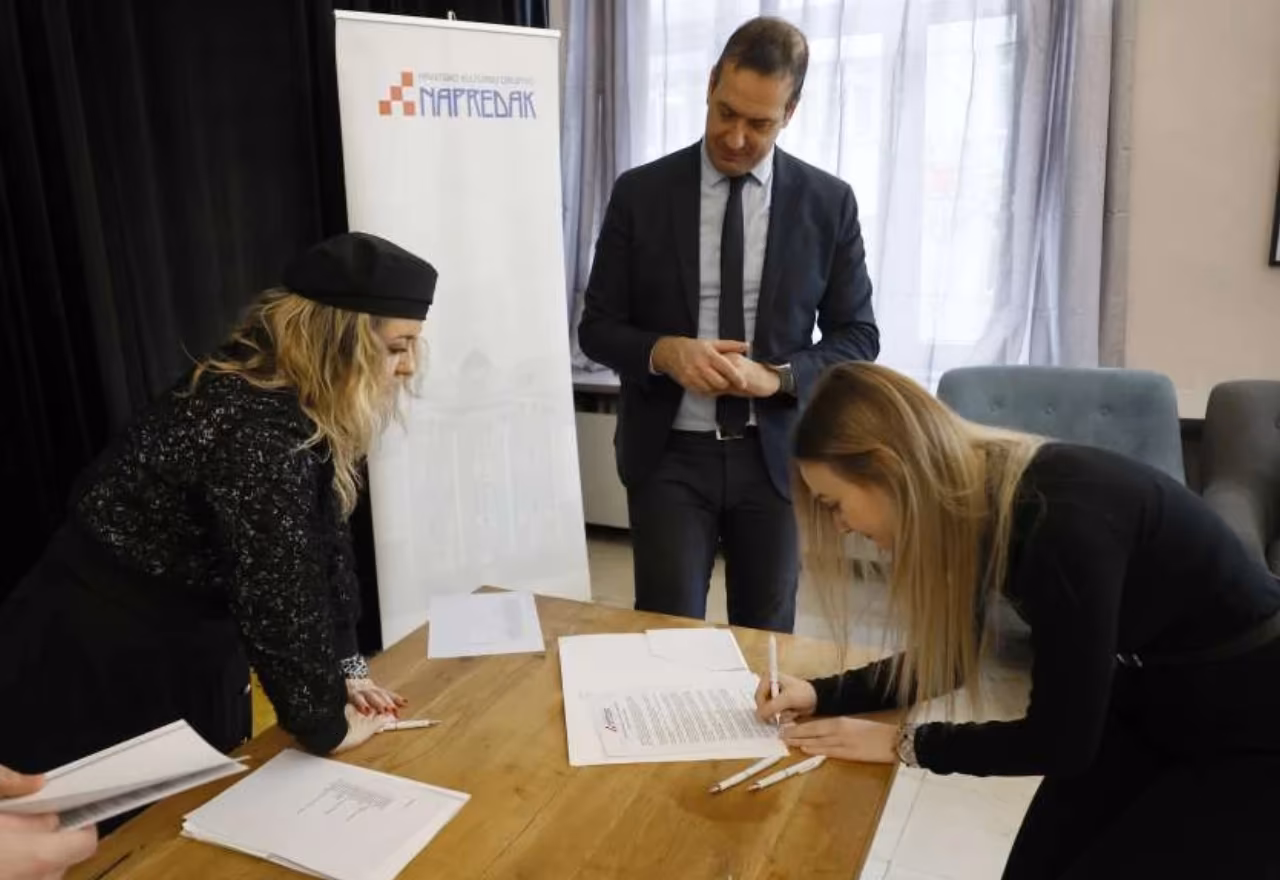 HKD Napredak: potpisani ugovori o dodjeli stipendija za 108 studenata