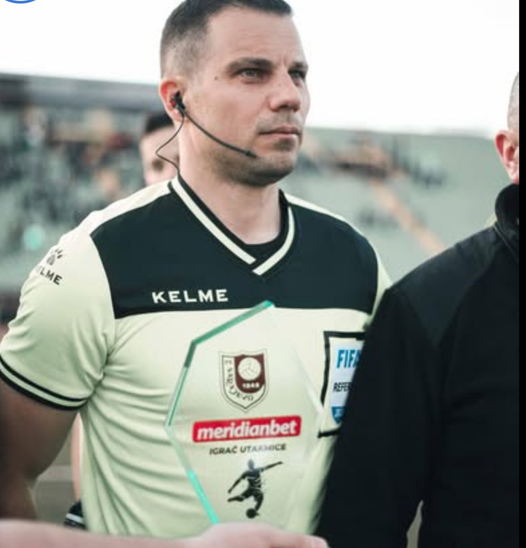 Burne scene na Koševu: Igrači Sarajeva okružili suca Bandića, stadion napustio pod policijskom pratnjom