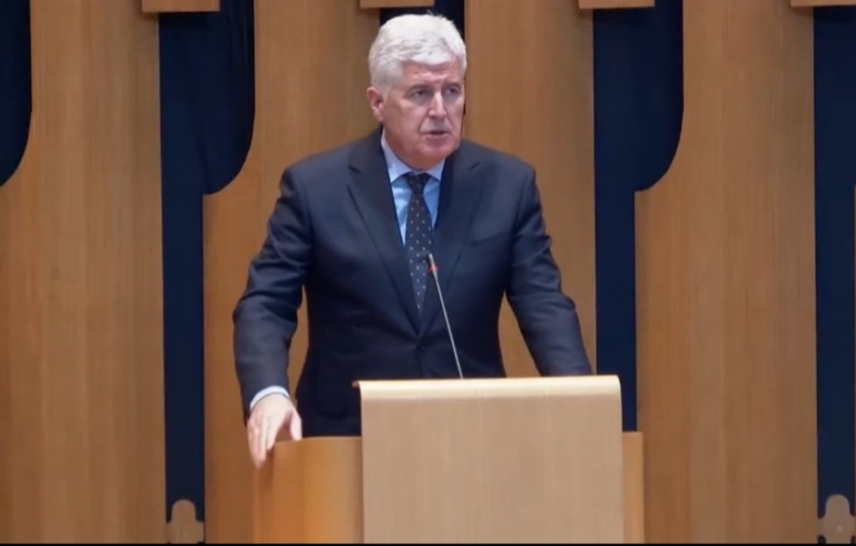 Oštra poruka Čovića: “Prste dalje od hrvatskog naroda”