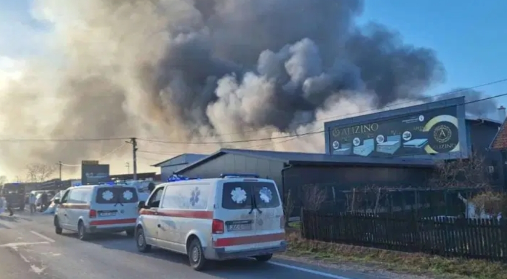 Veliki požar u tvornici namještaja Alizino u Brčkom