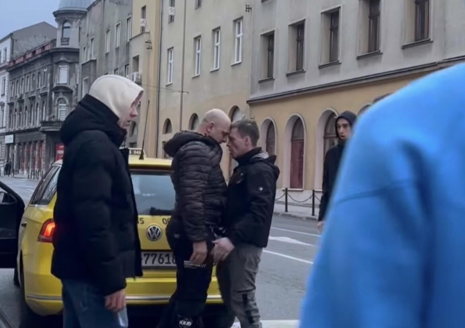 Video: Mirni skup u Sarajevu, narušen incidentom taksiste