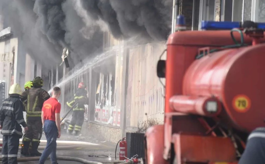 Izbio požar u Mostaru, brzom reakcijom vatrogasci spriječili veću katastrofu
