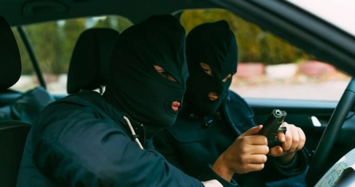 Drama u Gračanici: Tijekom krađe pucali na policajce, dvojica uhićena