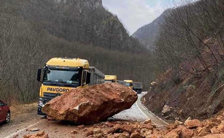 Učestali odroni na putevima u BiH: vozači, oprez!