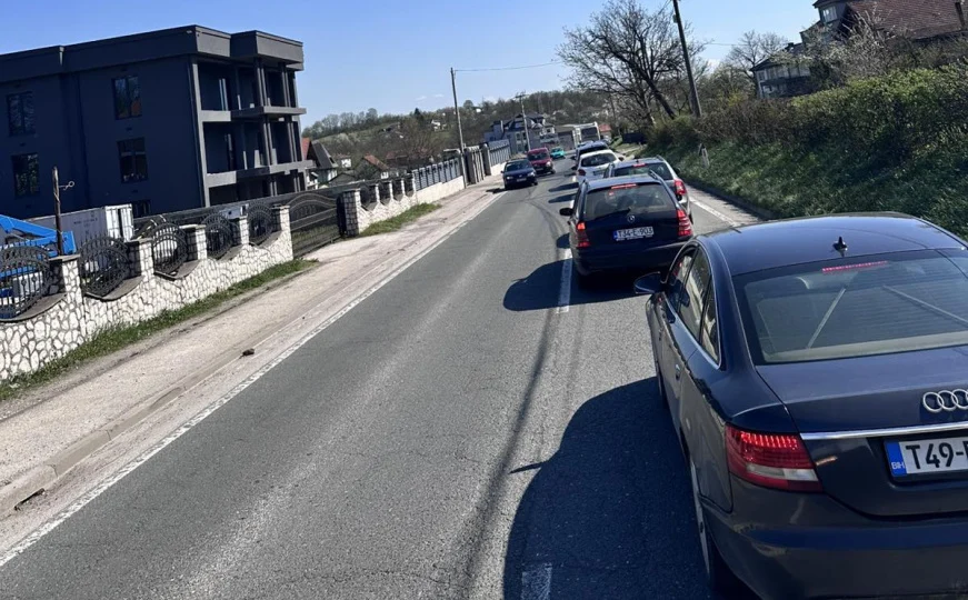 U nesreći na magistralnoj cesti Ljubače-Husino jedna osoba ozlijeđena