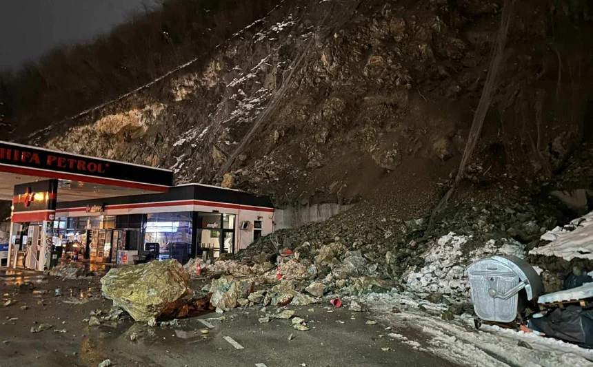 Odron kod Zvornika prouzročio blokadu prometnice