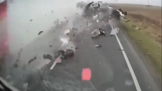 U stravičnoj prometnoj nesreći poginulo 7 navijača PAOK-a