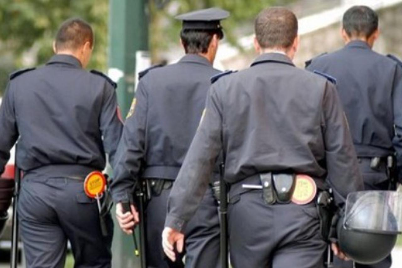Policija u USK ogorčena odlukom vlasti o povećanju plaće