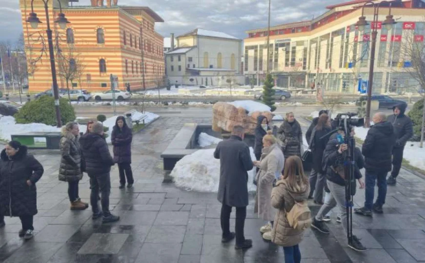 Učenici u Brčkom vraćeni kući zbog hladnih učionica, roditelji zgroženi