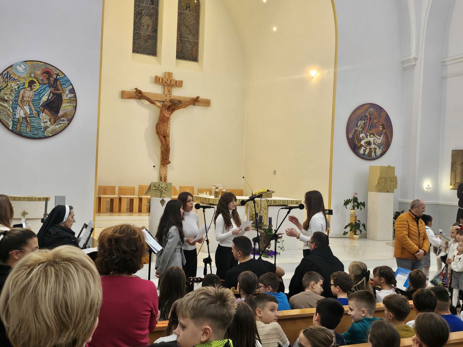 U Vitezu održan Adventski koncert dječjih zborova