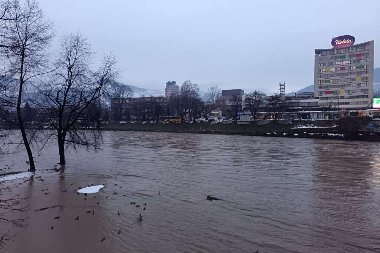 Očekuju se nove padaline, u dijelu BiH proglašeno vanredno stanje
