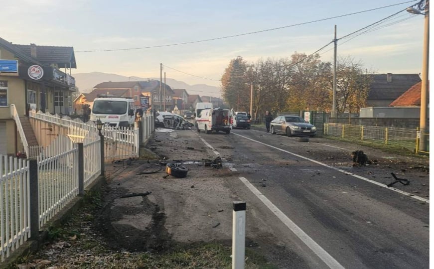 Vozač kod Živinica izgubio kontrolu nad vozilom, udario u drvo i poginuo na mjestu